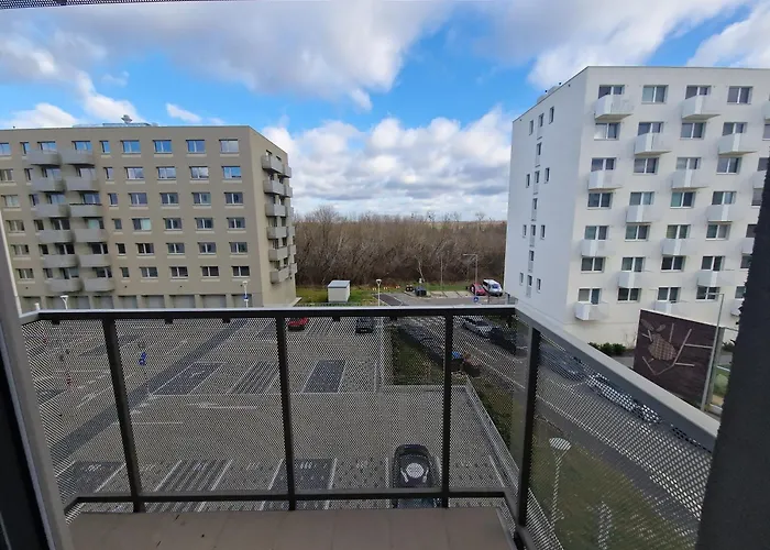 Apartment Katrin With Undergound Parking Pressburg